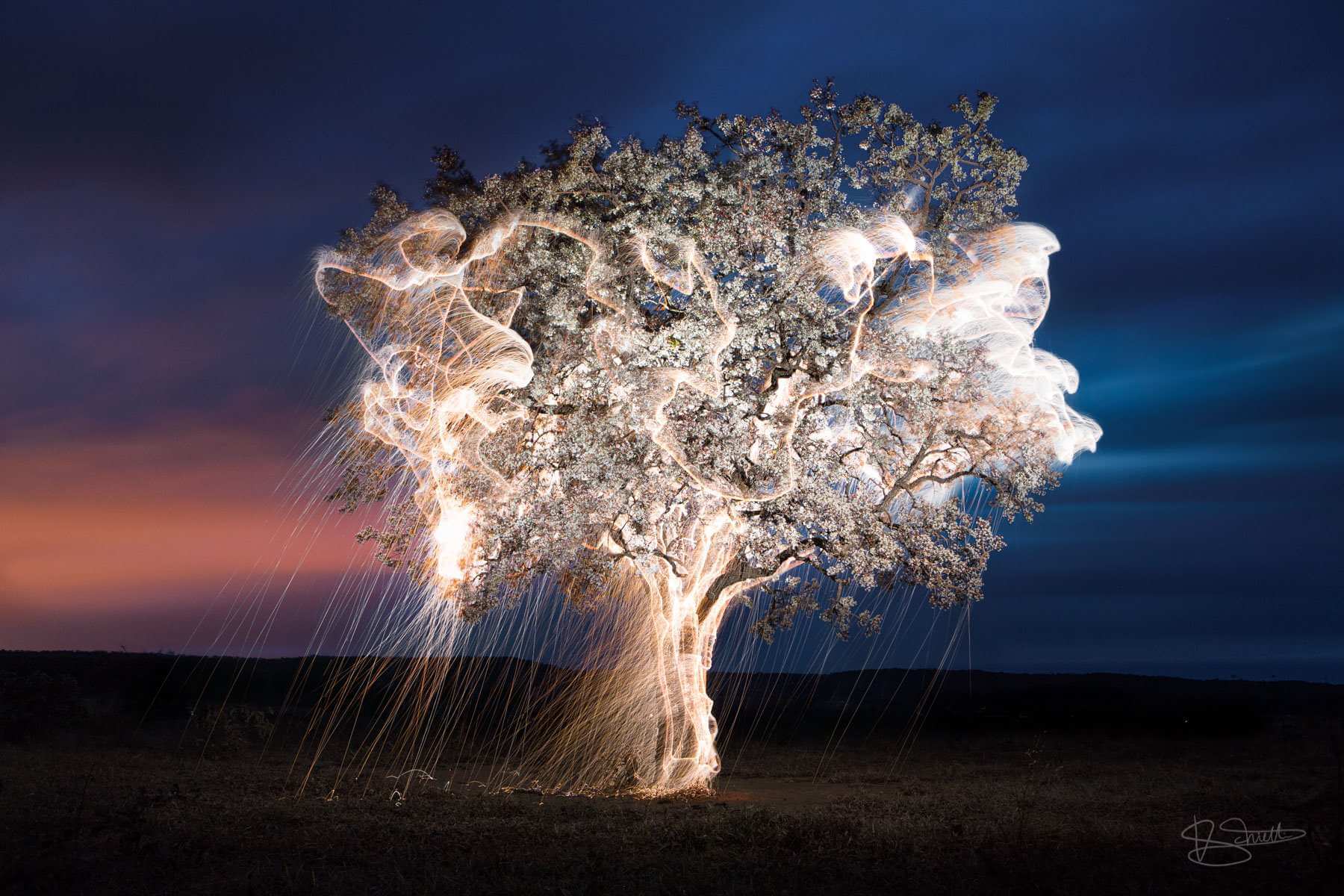 22 Spectacular Light Painting Photography Ideas For Beginners