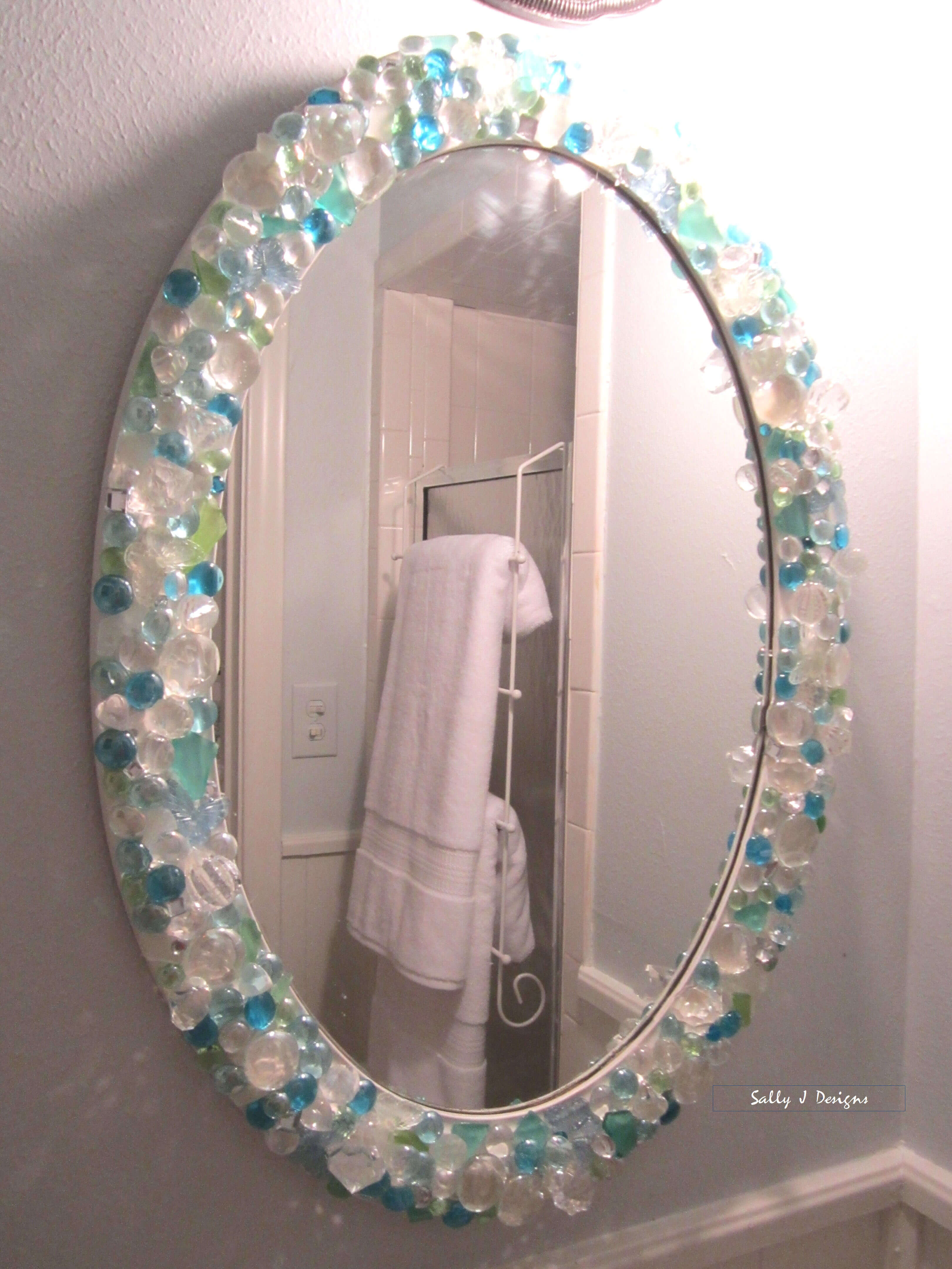 Diy Bathroom Mirror Frame Ideas : How to Frame a Bathroom Mirror - Easy