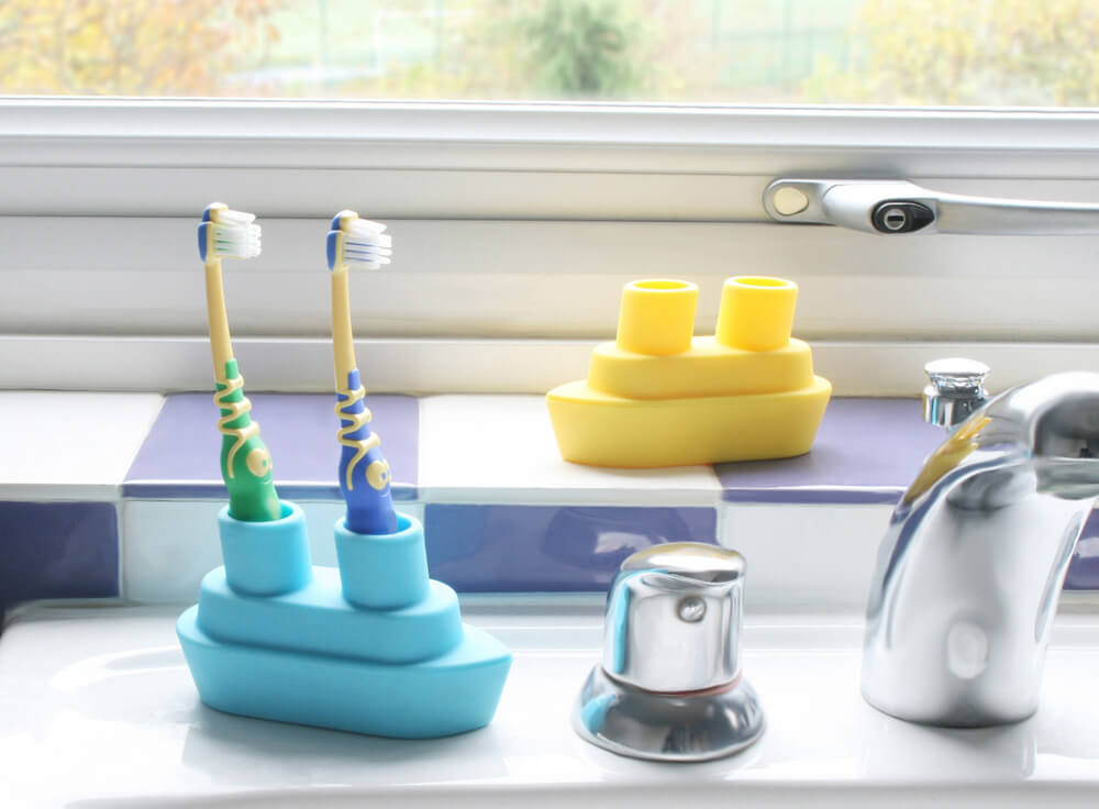 22 Extraordinary Toothbrush Holders That You Need To See