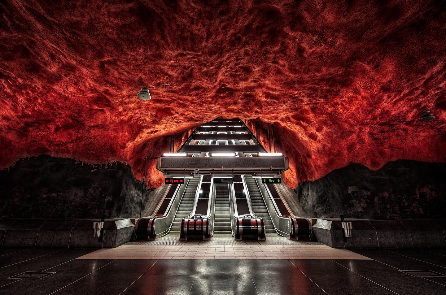  Interior design of subway stations