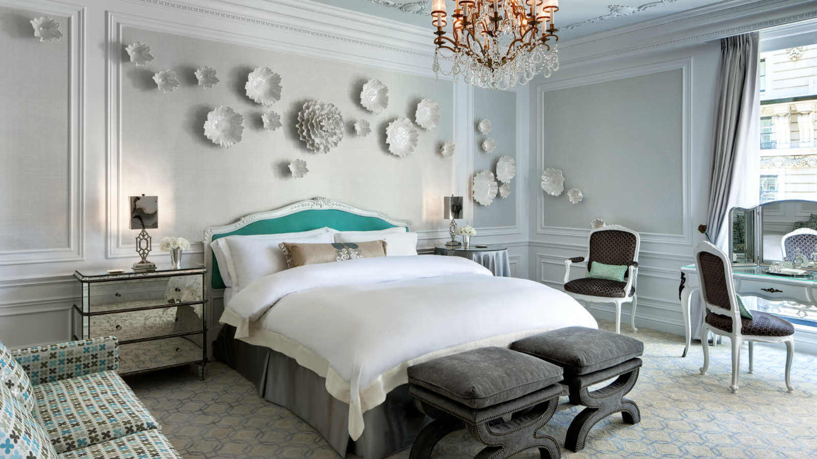 Amusing Hotel bedroom Designs
