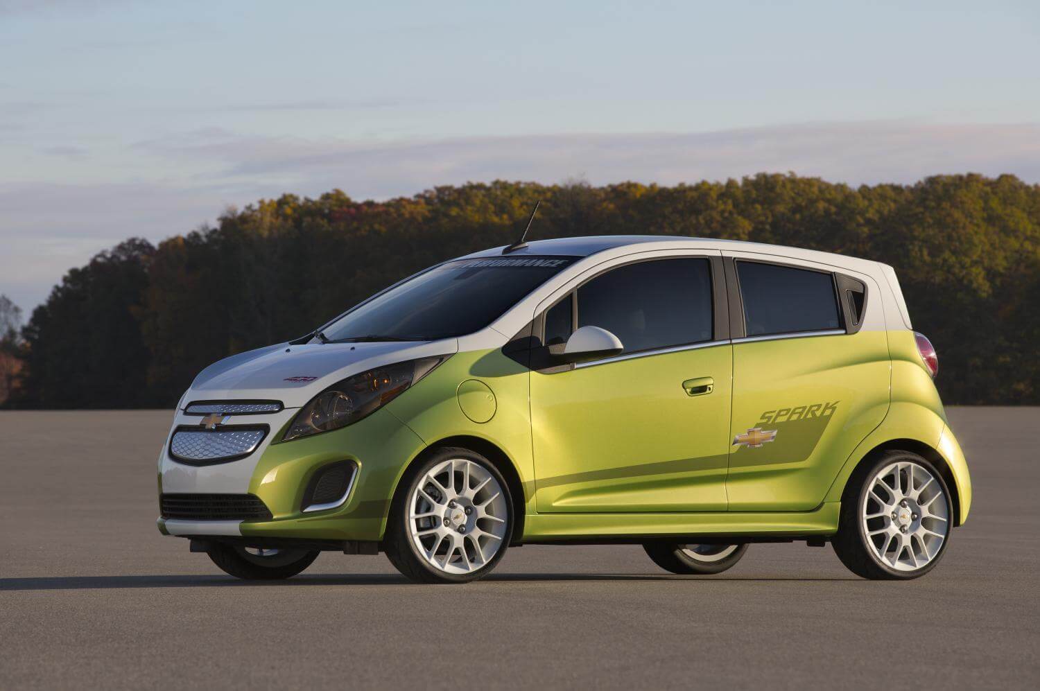 10 Cheapest Electric Cars That will Help You Save Big Bucks