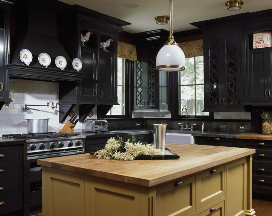Top Black Kitchen Themes For Recreating The Beauty Of Your Old Kitchen