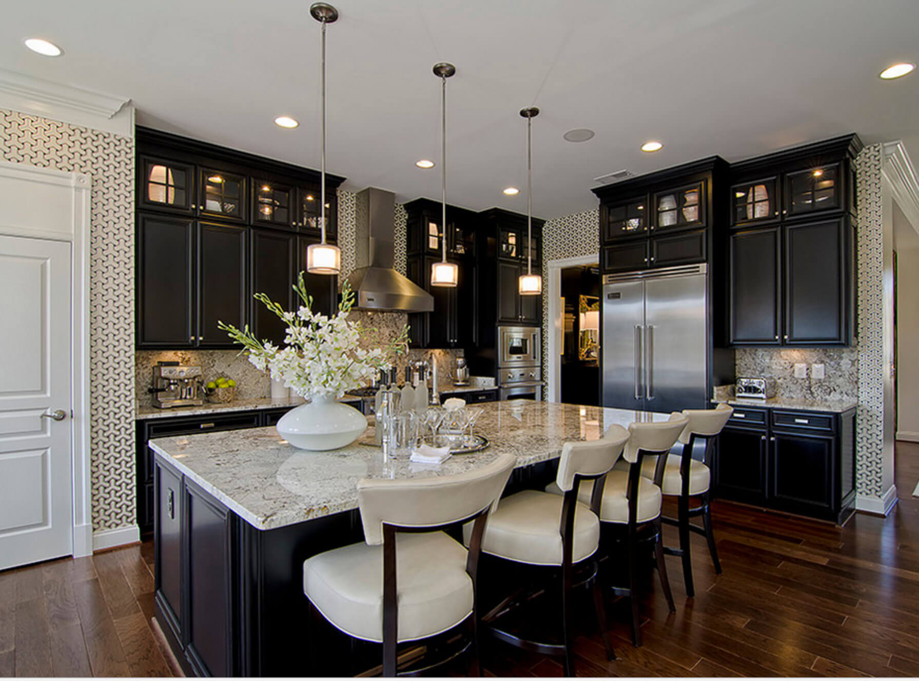 Top Black Kitchen Themes For Recreating The Beauty Of Your Old Kitchen   Black Kitchen 18 