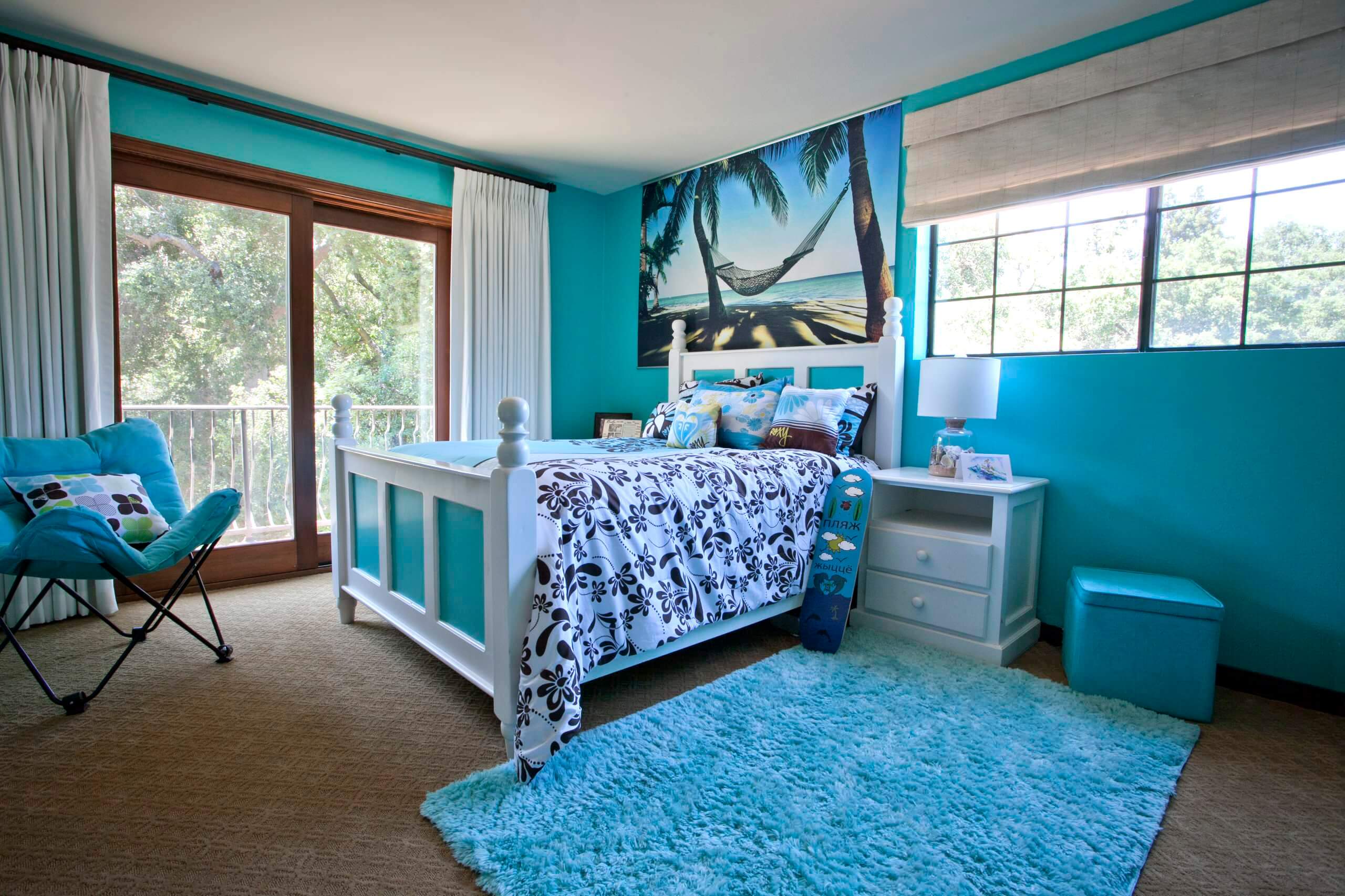 Красивые синие комнаты. Комната с голубыми стенами. Интерьер спальни в морском стиле. Комната в голубом цвете. Детская в бирюзовом цвете.