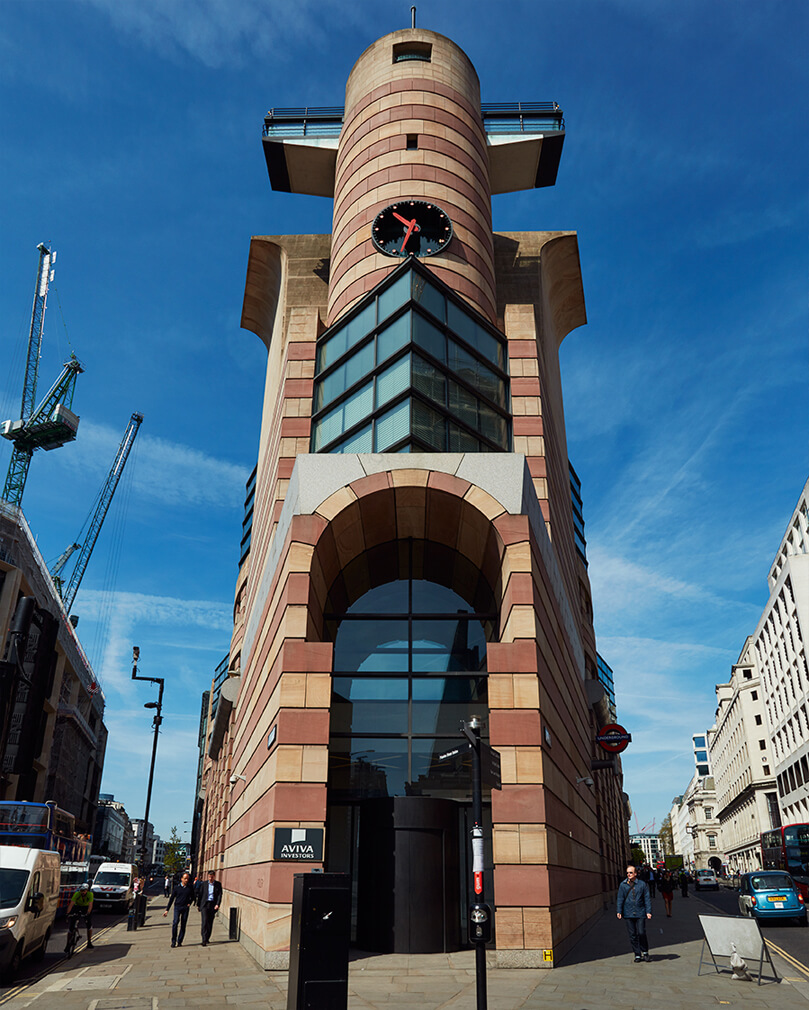 No.1 poultry by james stirling