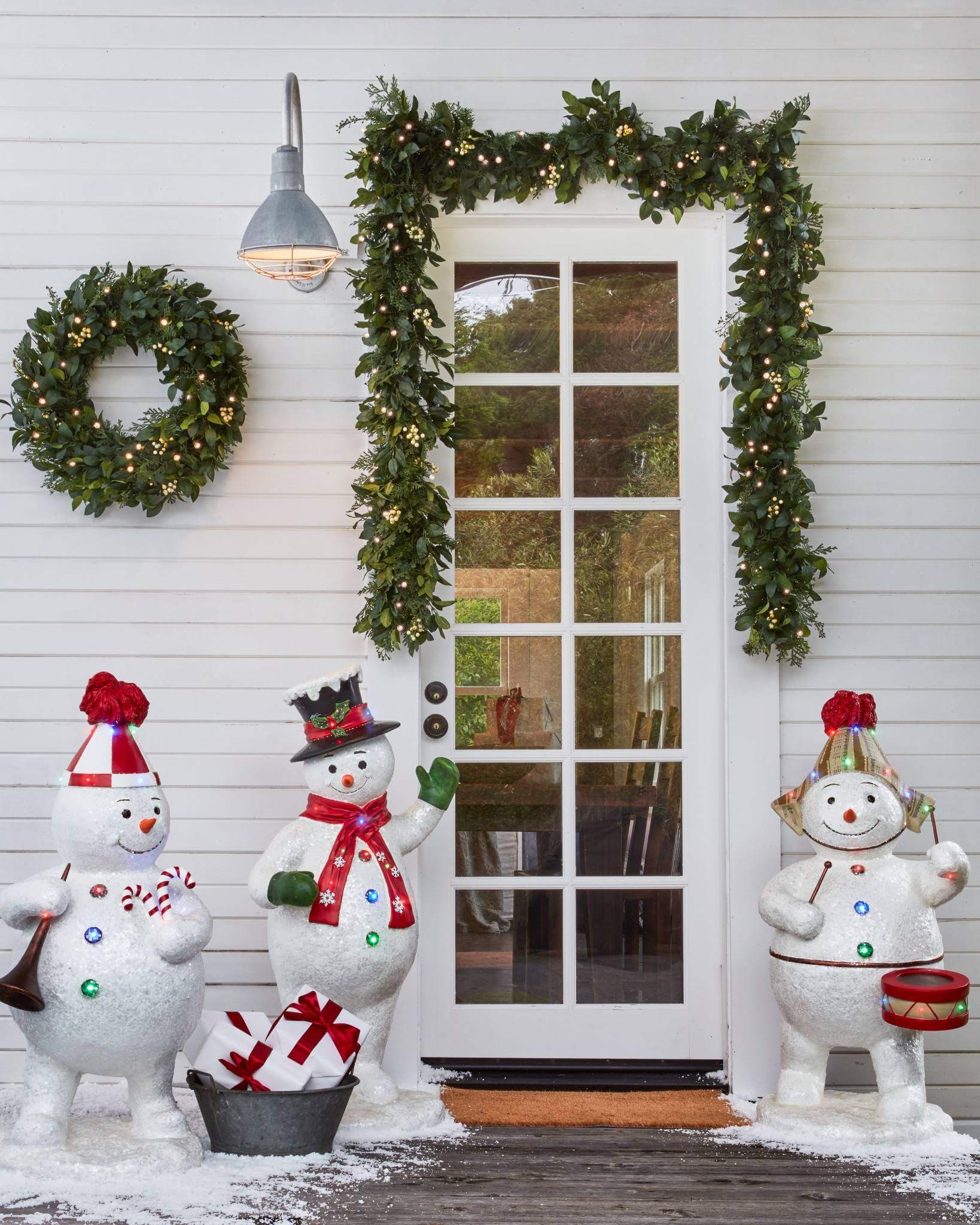 Get the Best Outdoor Snowman Christmas Decorations
