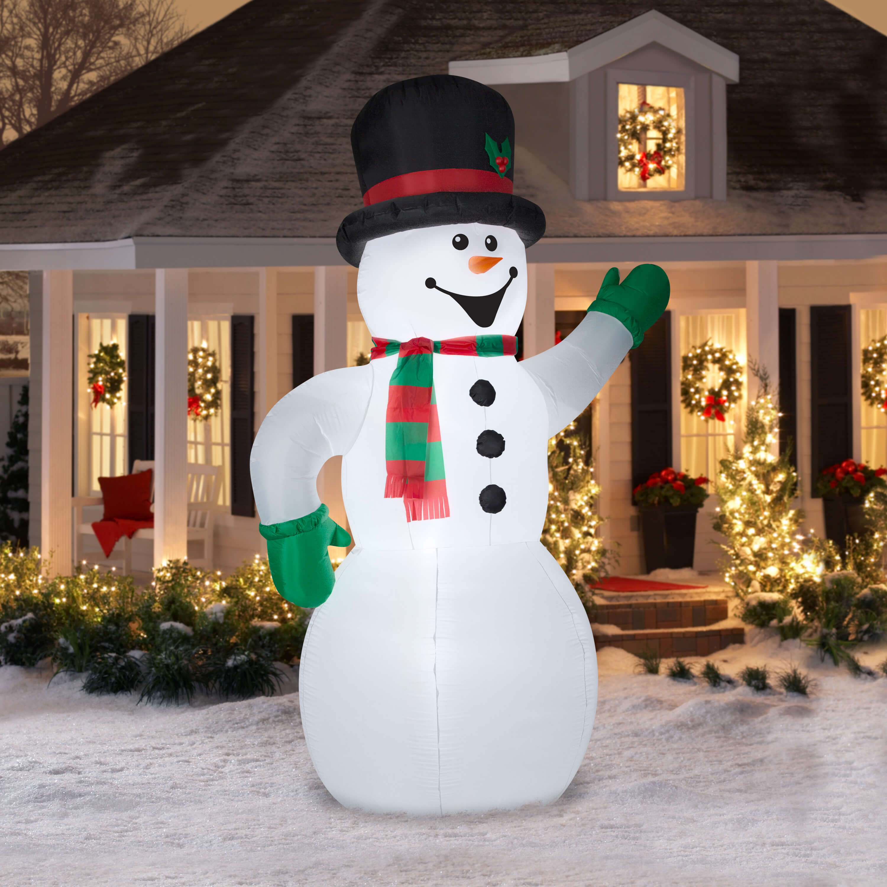 outdoor snowman decorations.