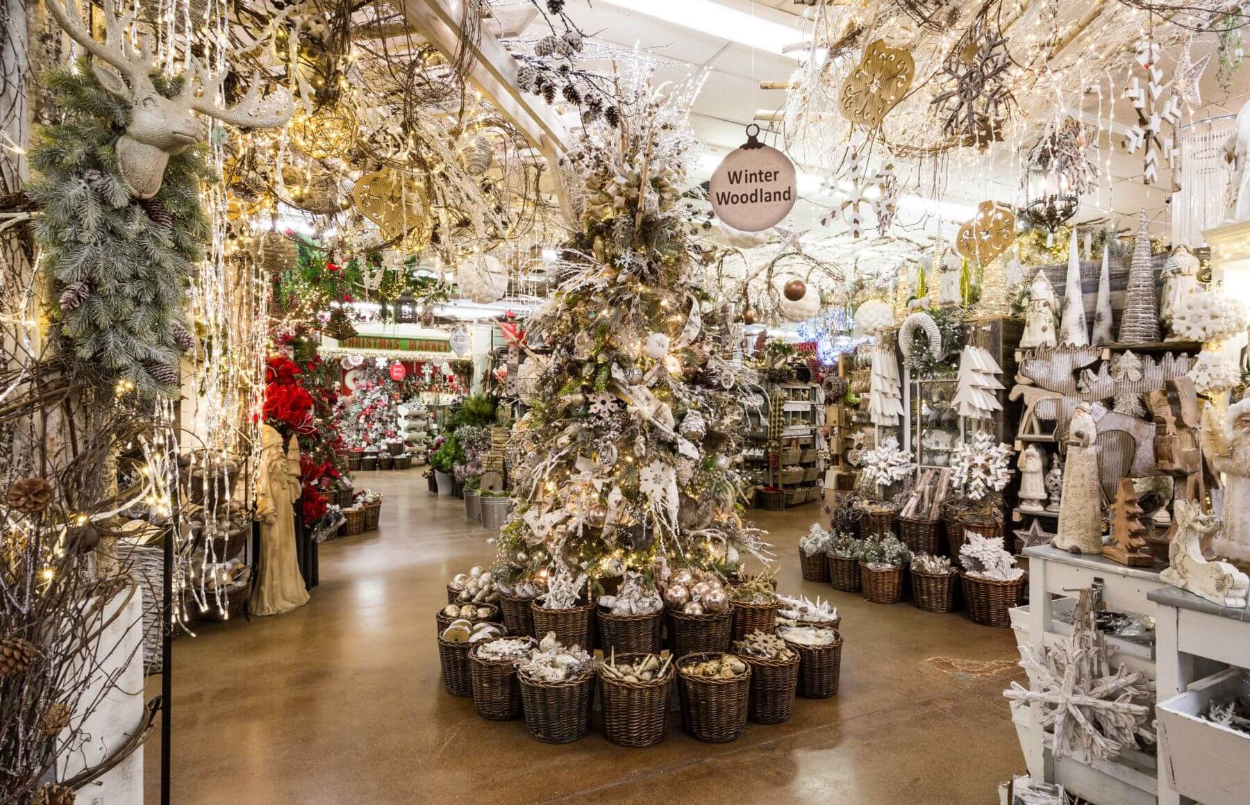 Holiday Decor: Create A Festive Atmosphere