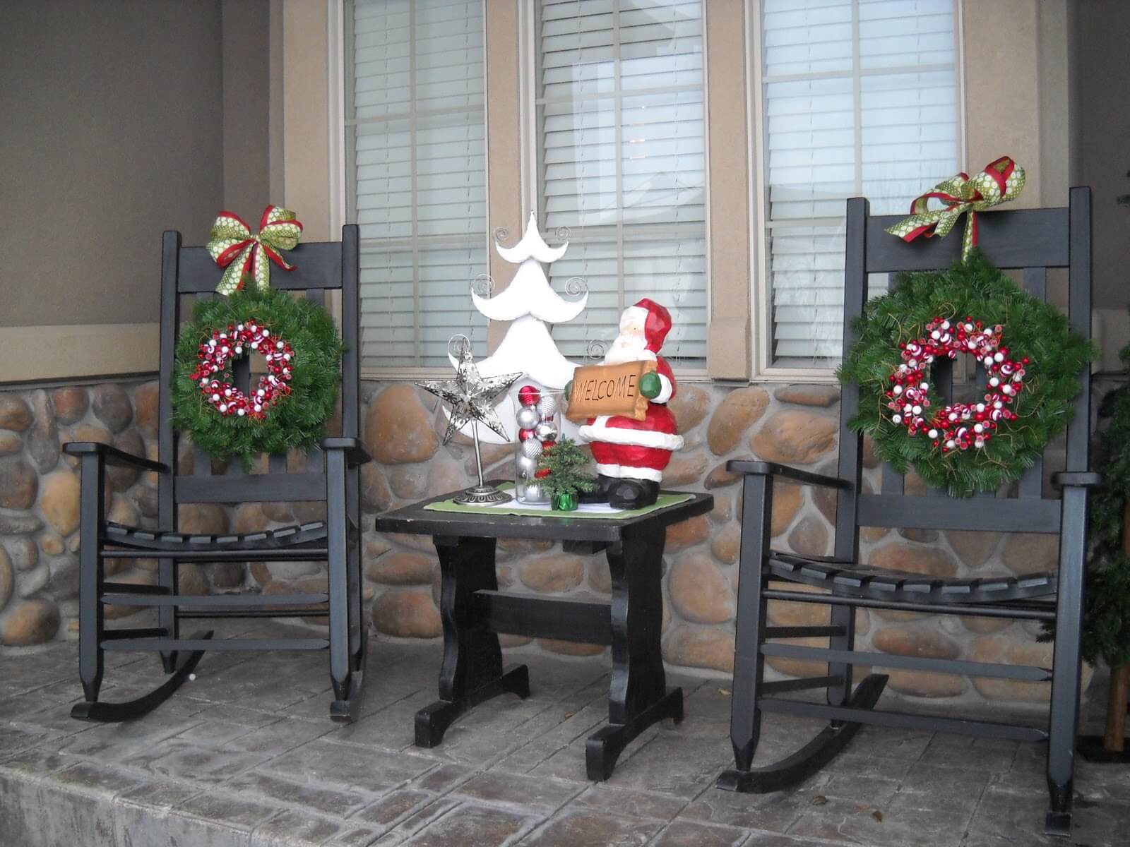 front porch christmas decor