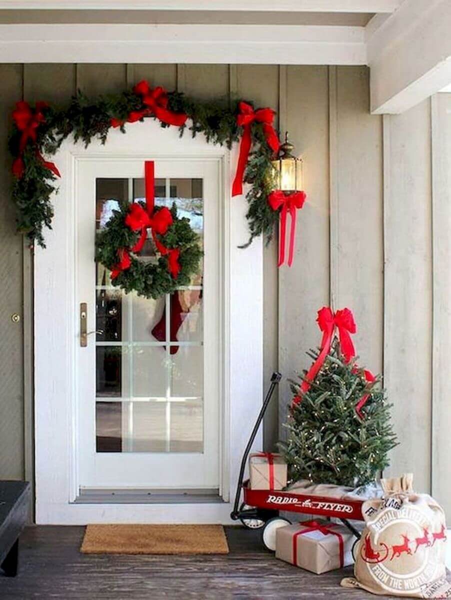 Out Of Box Front Porch Christmas Decor Ideas