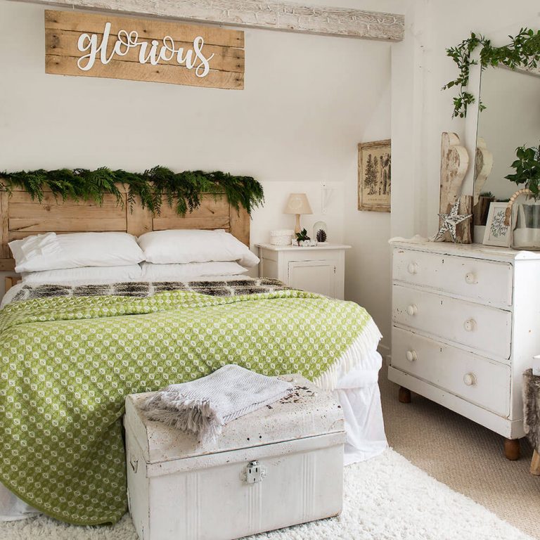 Best Christmas Bedroom Decor Ideas for a Cozy Holiday - Architectures Ideas