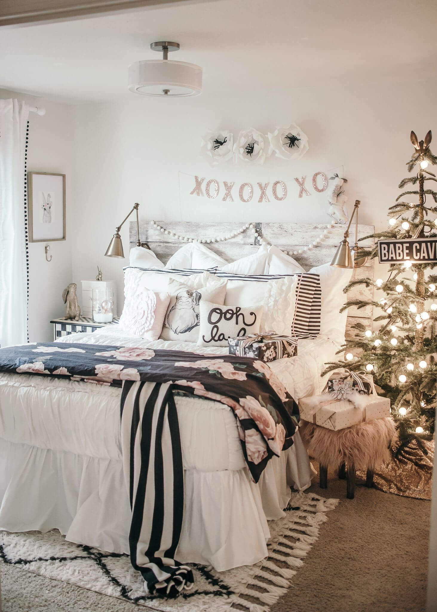 Christmas bedroom decor