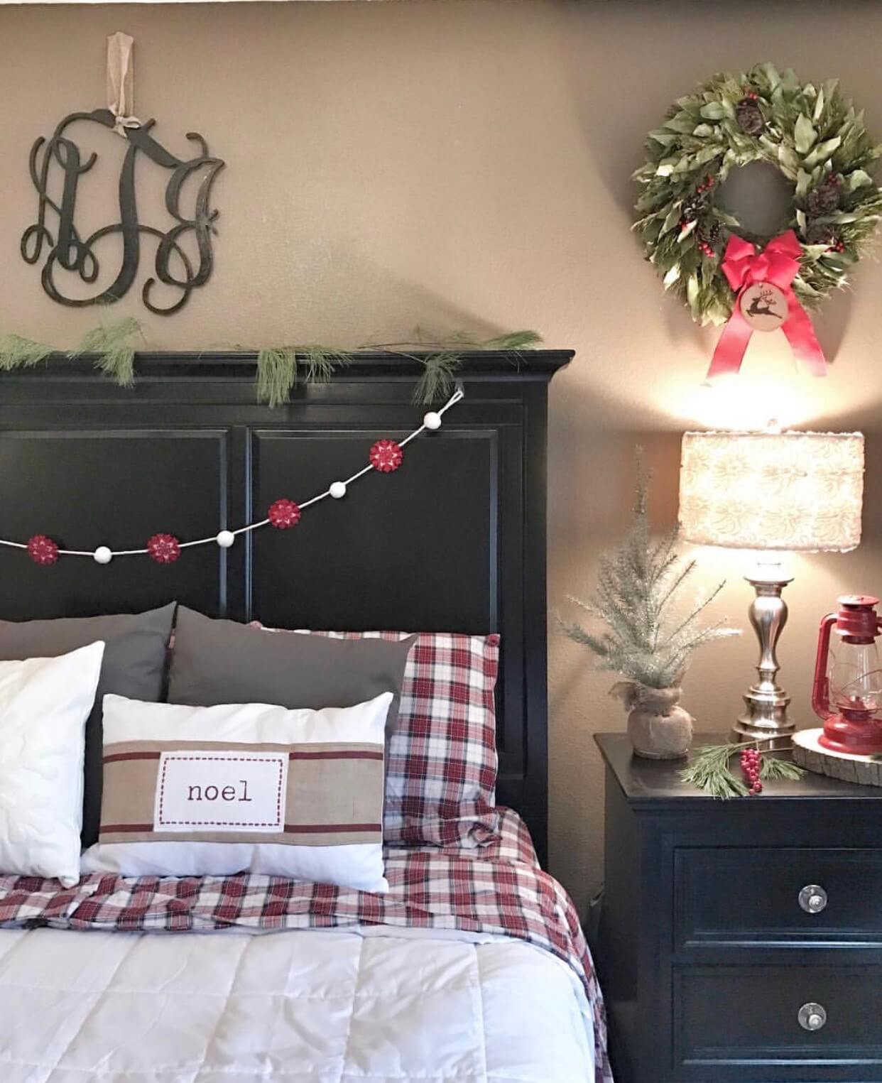 Christmas bedroom decorations
