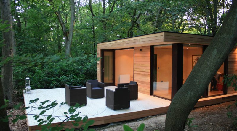 Insulated garden buildings