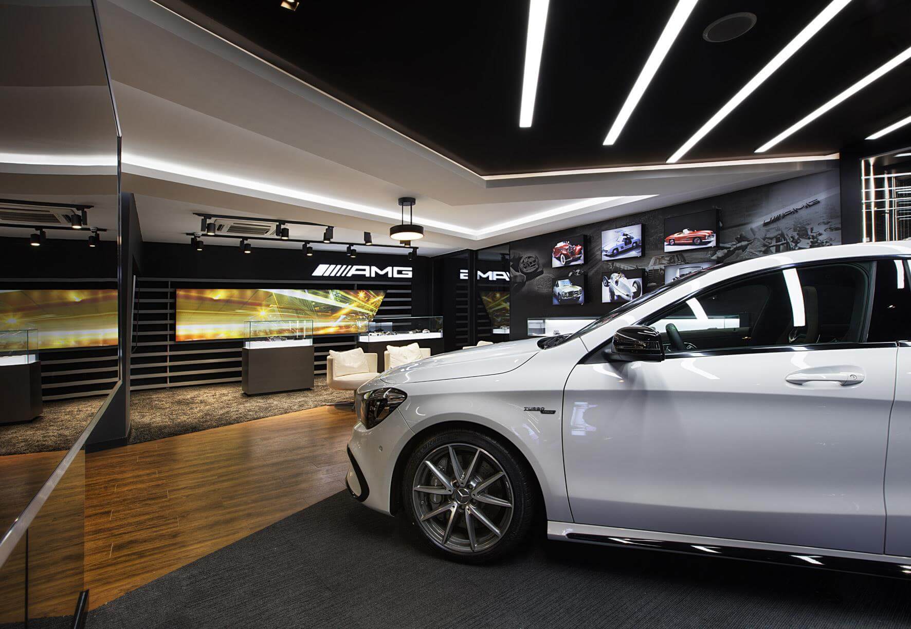 Mercedes Benz AMG Digital showroom