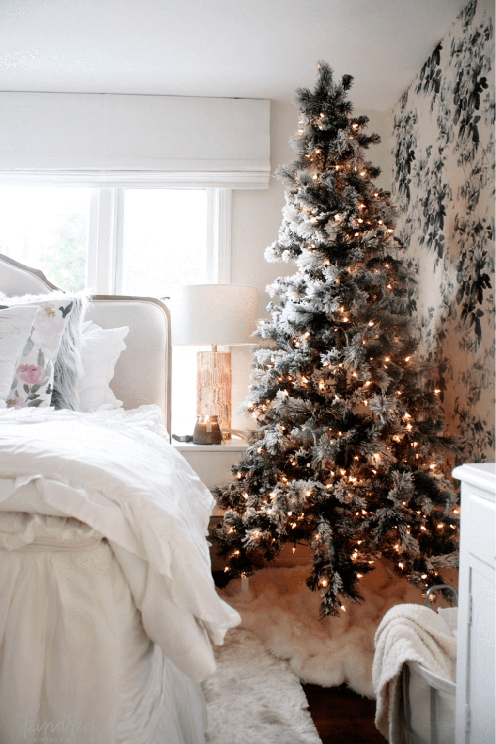 Reindeer bedroom decor