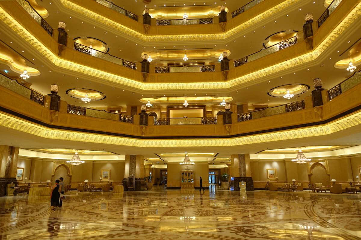 Отель-дворец Emirates Palace. Эмират Палас Абу Даби. Абу Даби отель эмират Палас. Отель Эмирейтс Палас в Абу Даби.