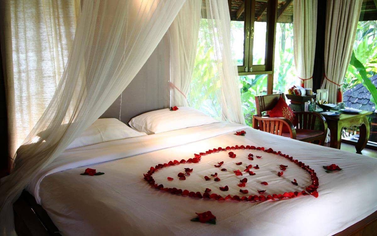 20+ Valentine Bedroom Decoration Ideas