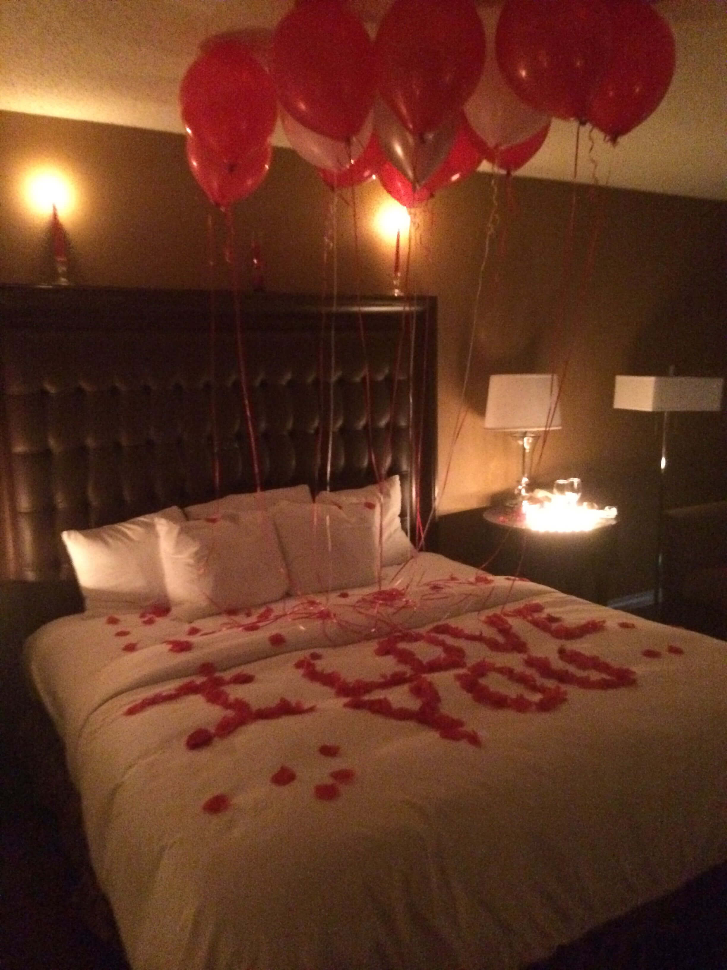 Sweet And Romantic Valentine S Day Bedroom Decoration Ideas