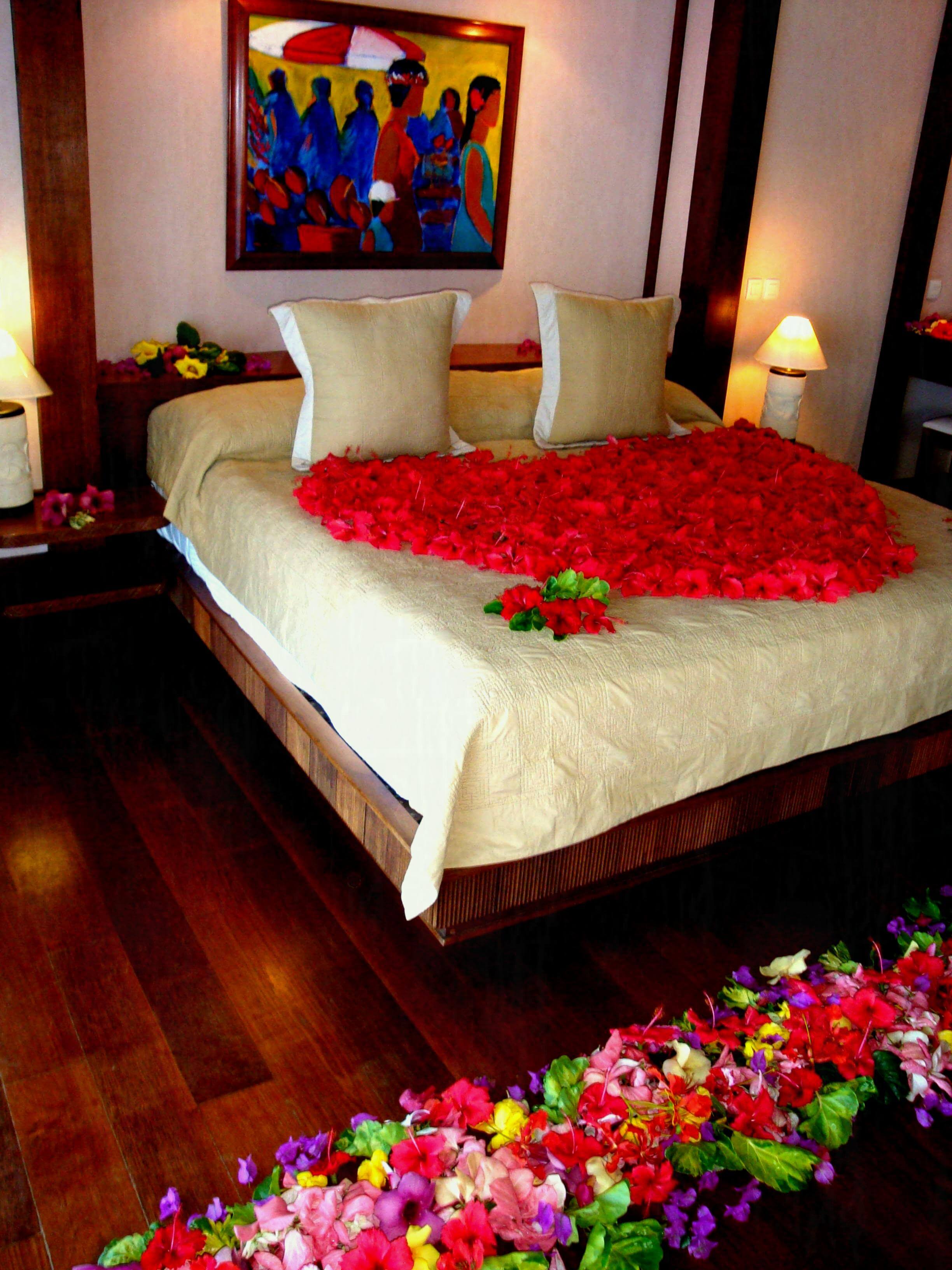 20+ Valentine Bedroom Decoration Ideas
