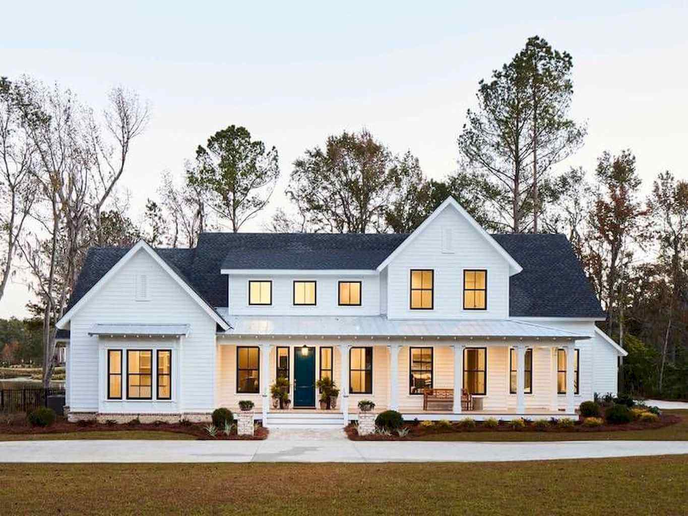 Best Modern Farmhouse Exterior Design To Enhance Your Home