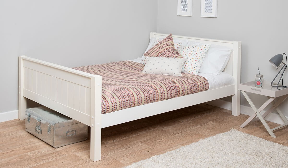 Some Of The Luxurious Double Beds For Small Room