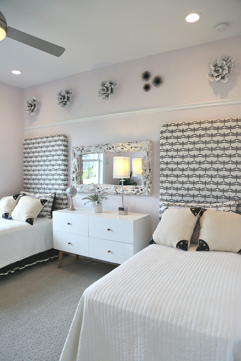 Minimalist Tween Bedroom Ideas for Small Space