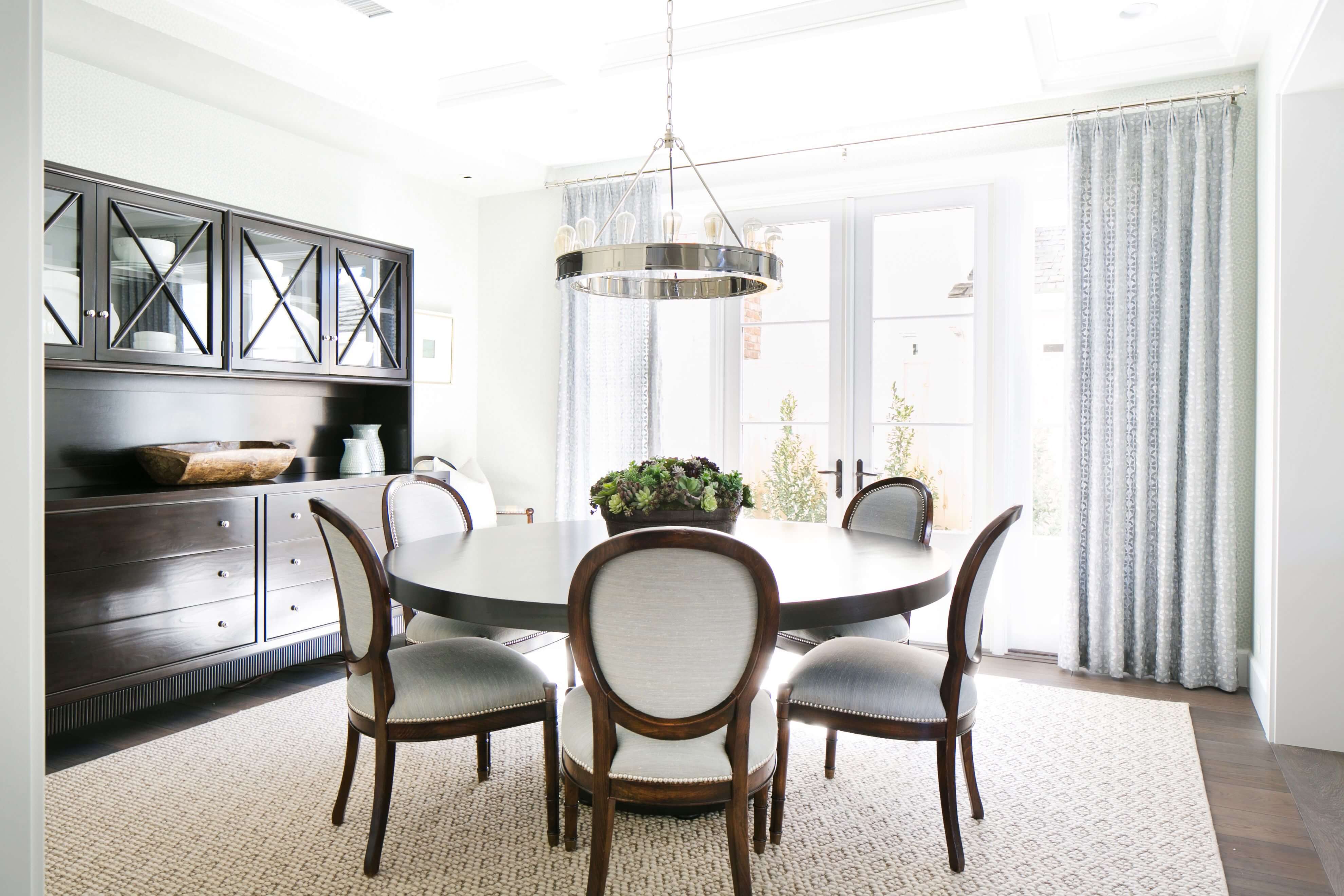 The Most Elegant Round Dining Room Tables 2019