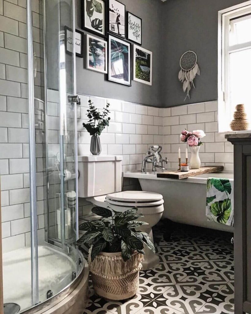 20 Unique Bathroom Wall Decor Ideas to Upgrade Your Space ...