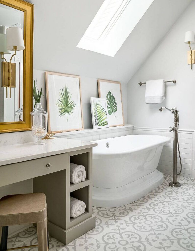 20 Unique Bathroom Wall Decor Ideas to Upgrade Your Space ...