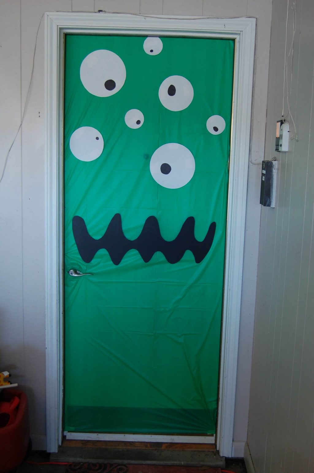 Halloween Door Decorations: Multi-eyed Monster