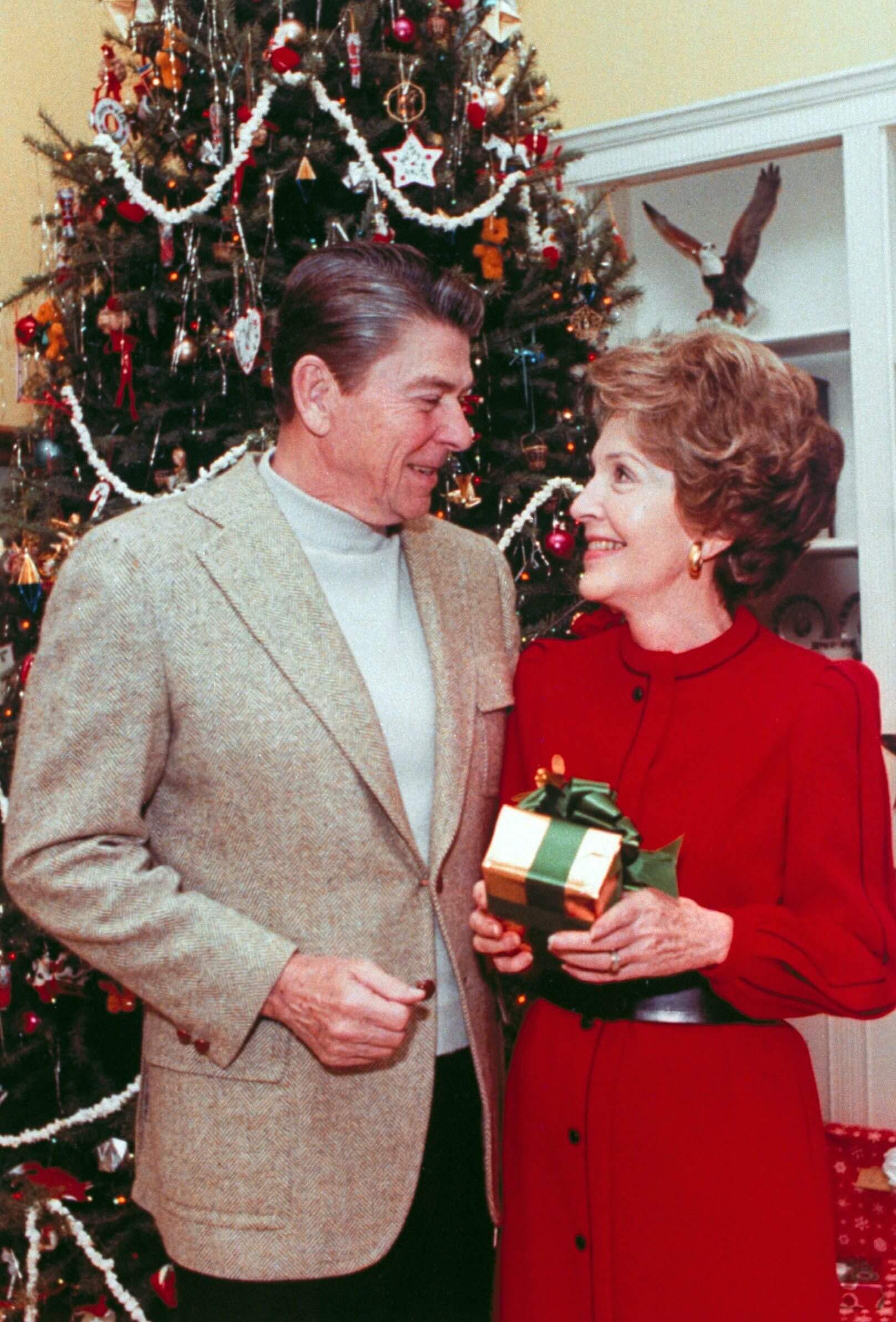 Nancy Davis Reagan 1981 white house Christmas decoration