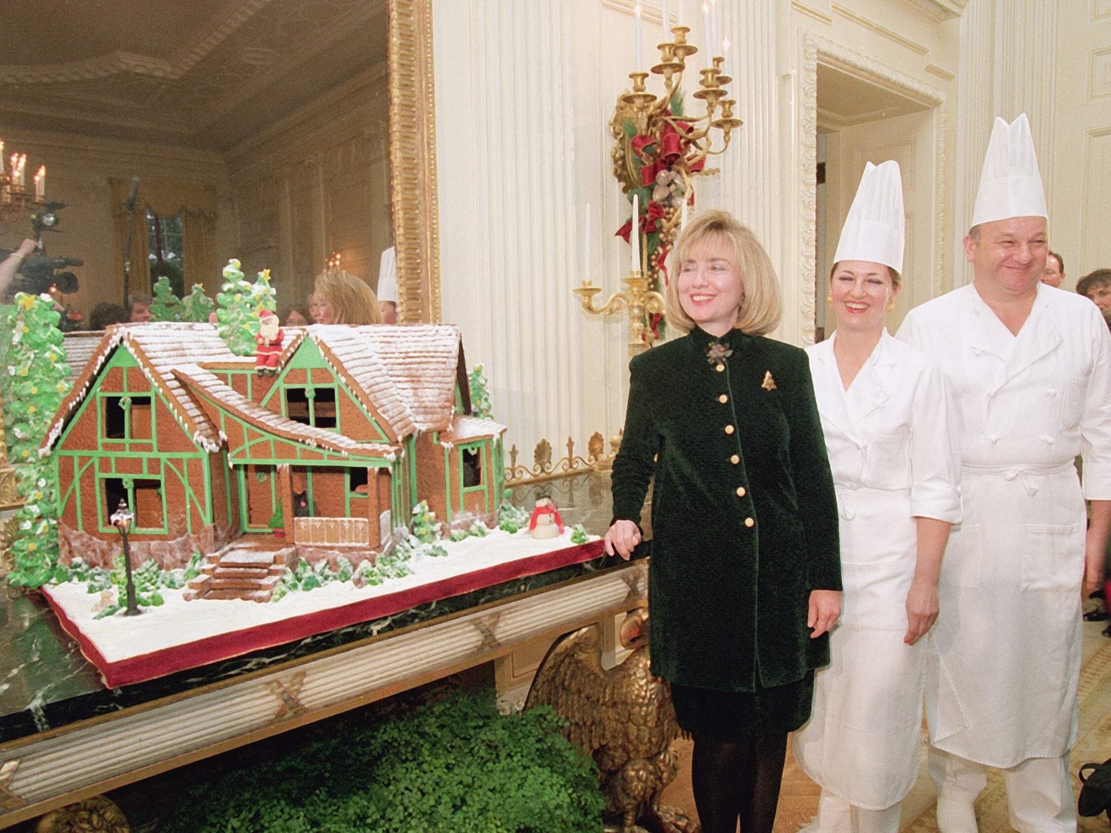 Hillary Rodham Clinton 1995 white house Christmas decoration