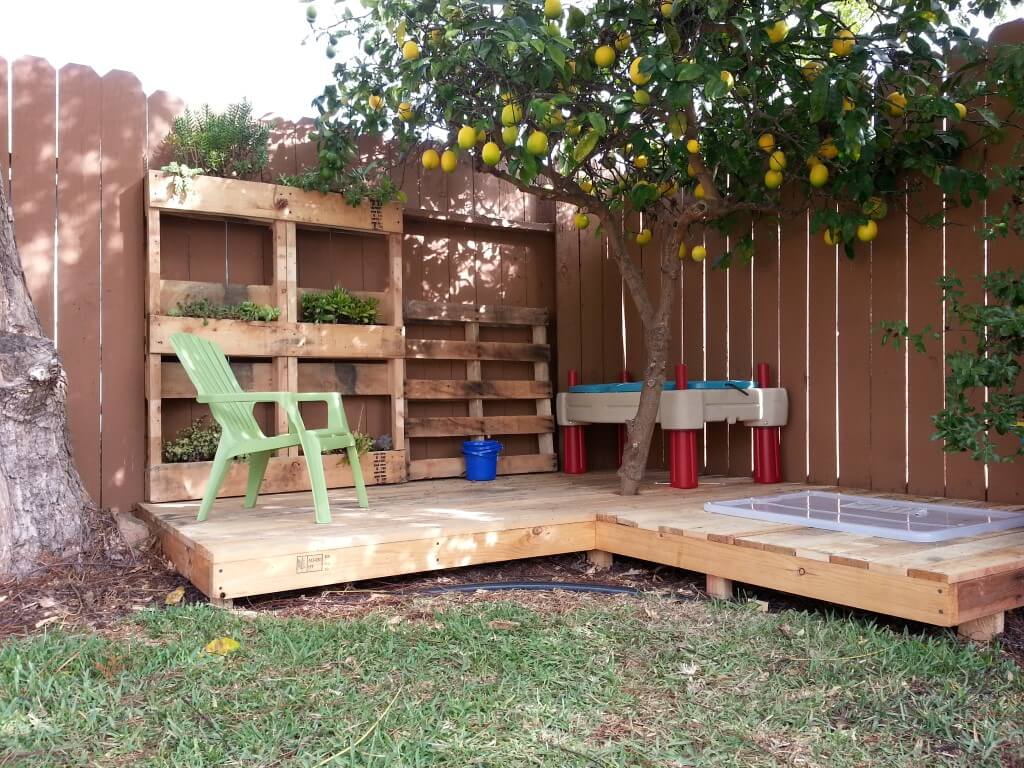 Use Pallets for Kid Friendly Backyard