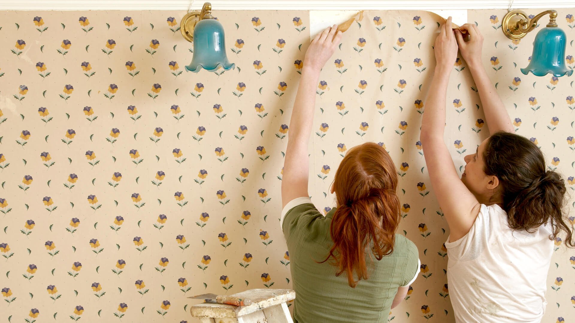 How to Remove Drywall Wallpaper