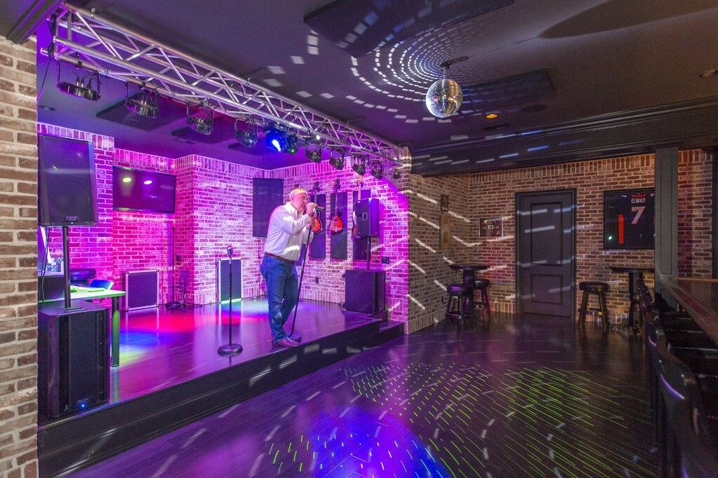 An In-built Night Club in dan bilzerian new house 