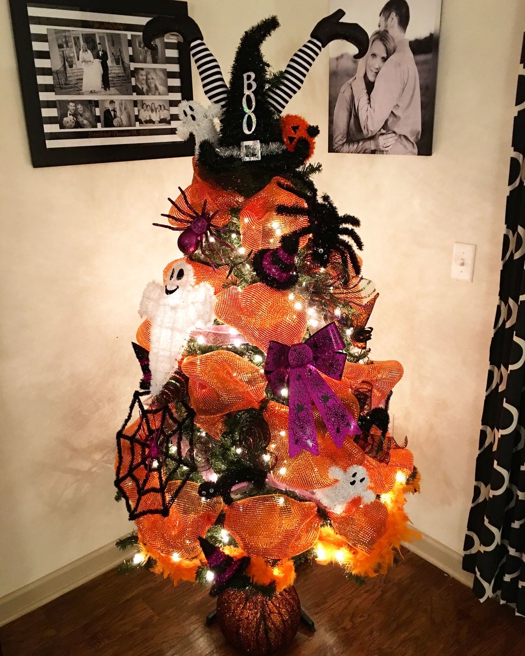 Halloween tree decorations 