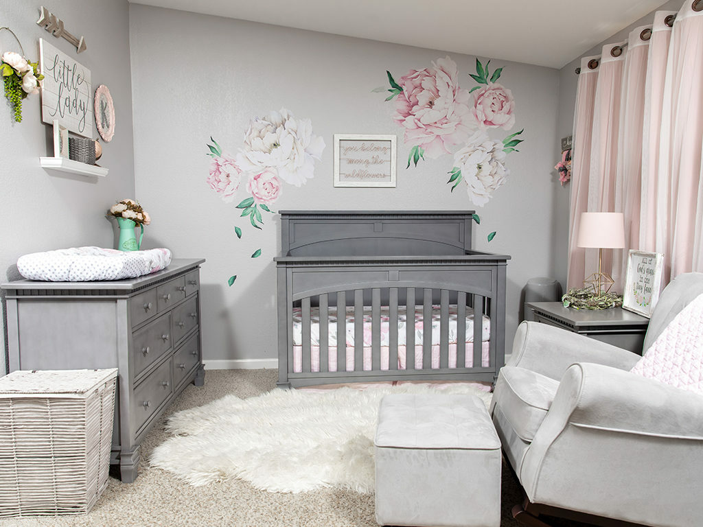 baby girl nursery 