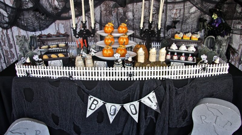 halloween table decoration