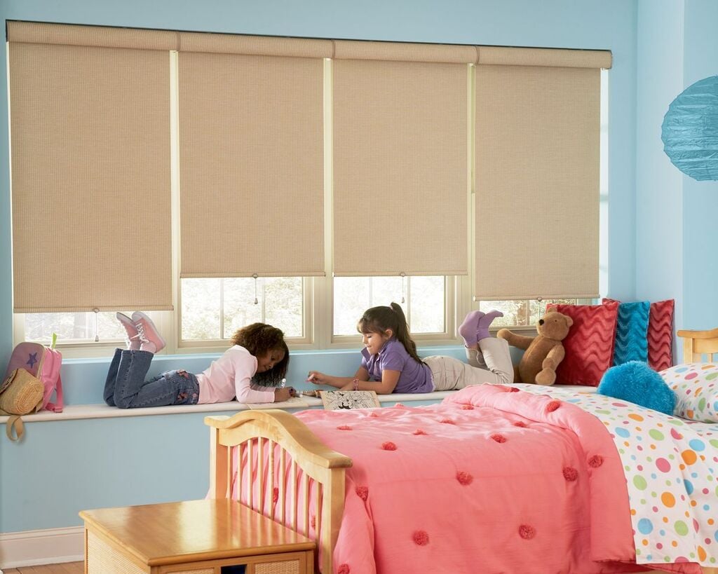children's bedroom Window Treatments