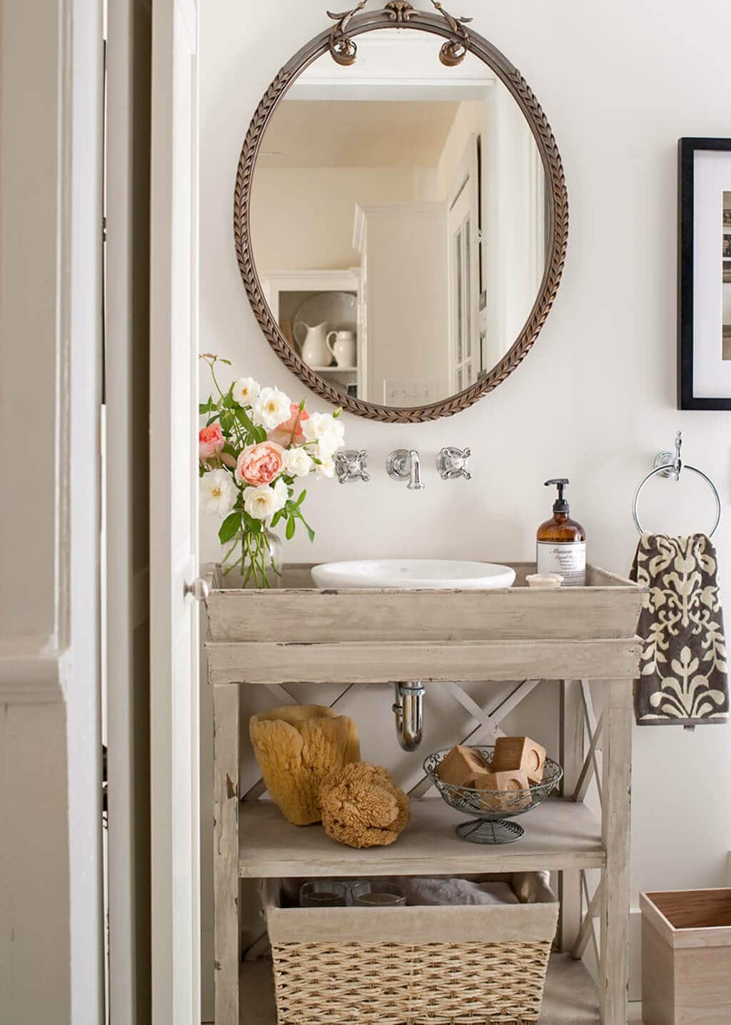 From Drab to Fab: DIY Bathroom Remodel Ideas for Small Spaces