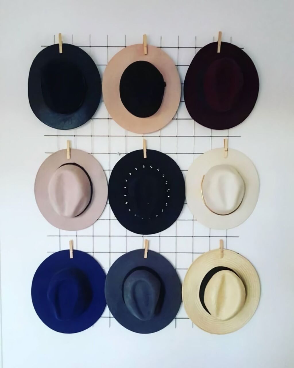 DIY Wire Hat Organizer 