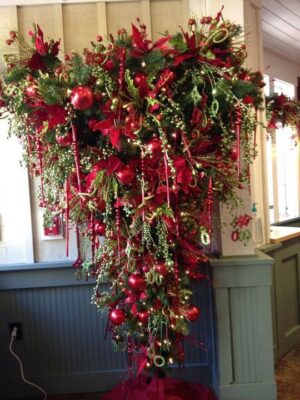 25+ Upside Down Christmas Tree Ideas That You'll Love - Architectures Ideas