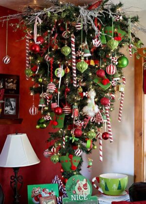 25+ Upside Down Christmas Tree Ideas That You'll Love - Architectures Ideas