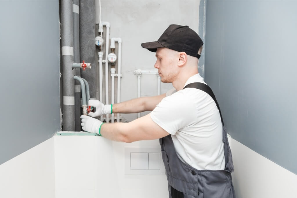 Factors To Consider When Looking For A Professional To Install Your Hot Water System