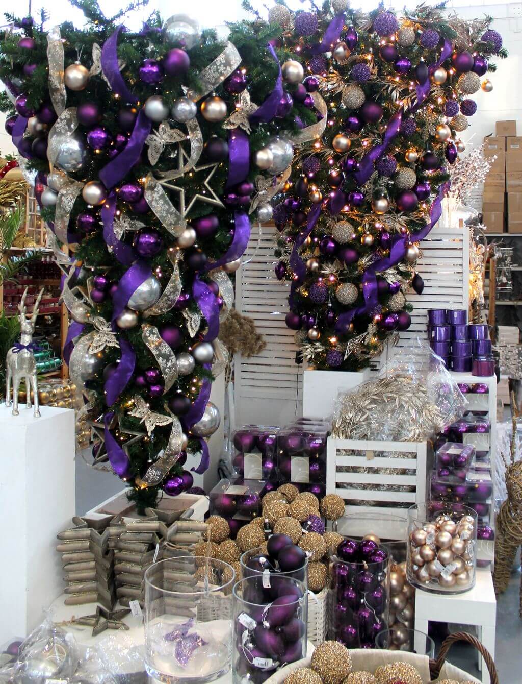 15+ Best Upside Down Christmas Tree Decorating Ideas Christmas Trees Decorated Purple