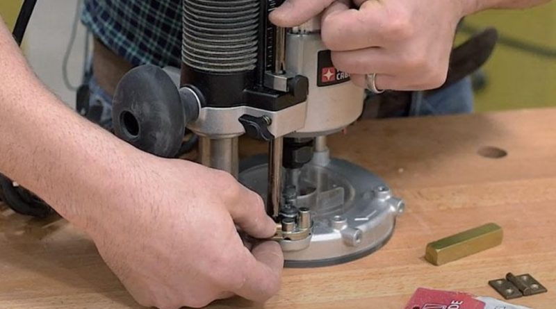 Set the Depth on a Plunge Router