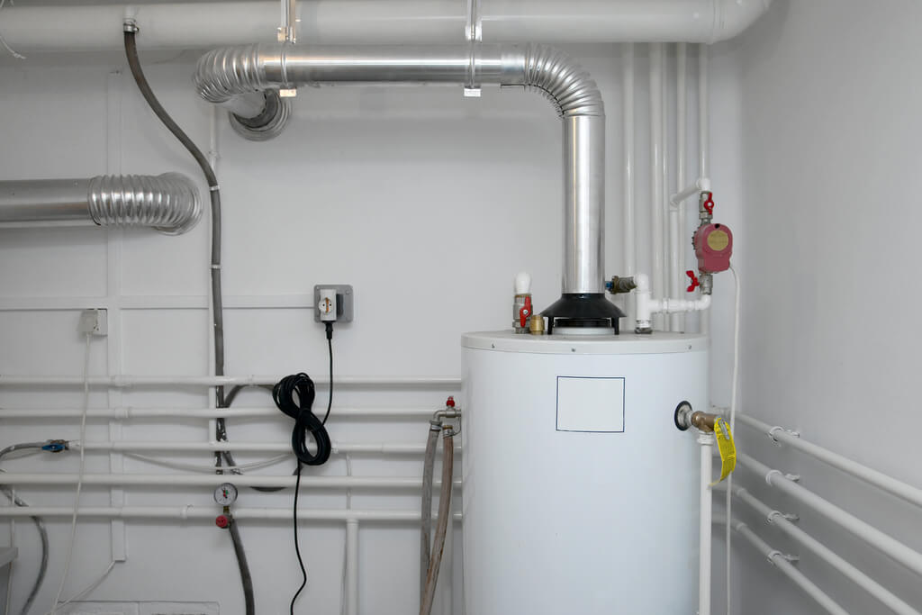 Check Your Water Heater to Tackle Emergency Plumbing Issues