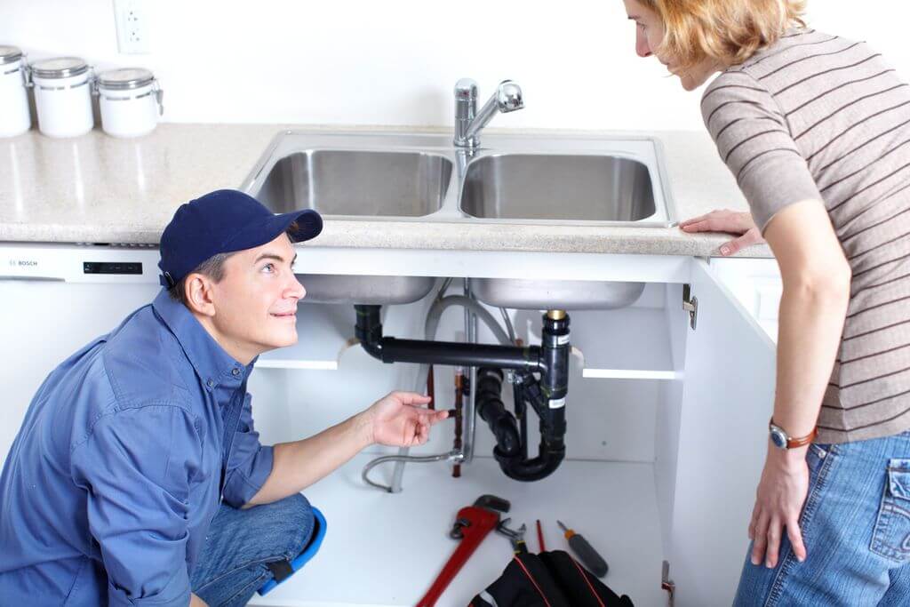 call for help to Tackle Emergency Plumbing Issues